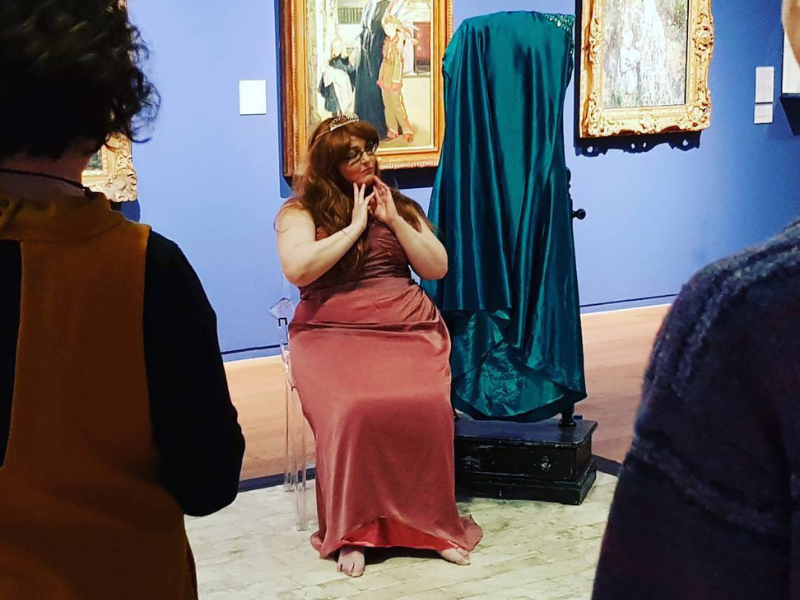 http://A%20photo%20of%20'Distorted%20Beauty'%20performed%20in%20Manchester%20Art%20Gallery